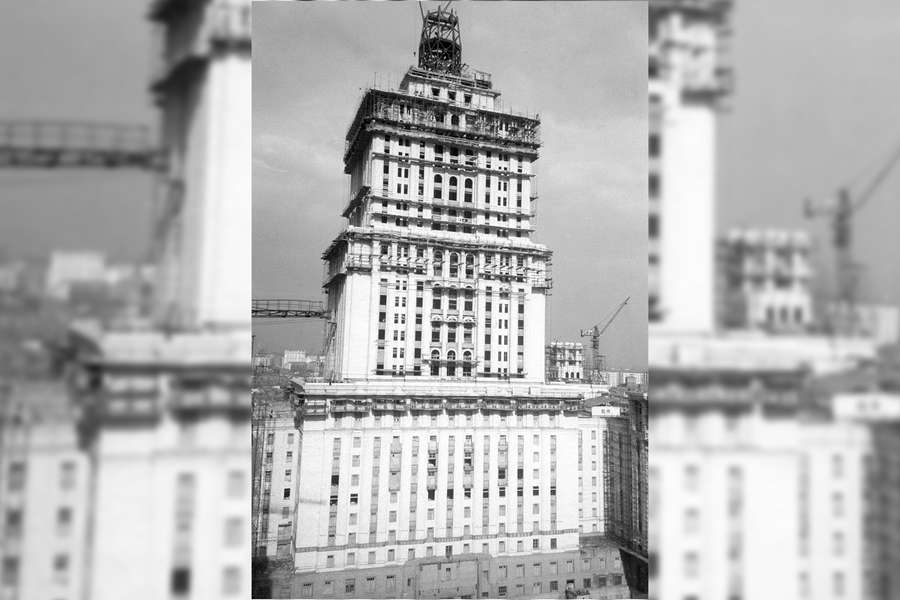 Строительство гостиницы &laquo;Украина&raquo; на&nbsp;Дорогомиловской набережной в&nbsp;Москве, 1956&nbsp;год