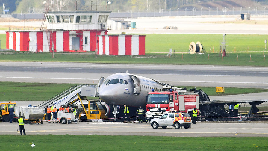 Самолет Sukhoi Superjet 100 авиакомпании &laquo;Аэрофлот&raquo; на&nbsp;следующий день после катастрофы в&nbsp;аэропорту Шереметьево, 6 мая 2019 года