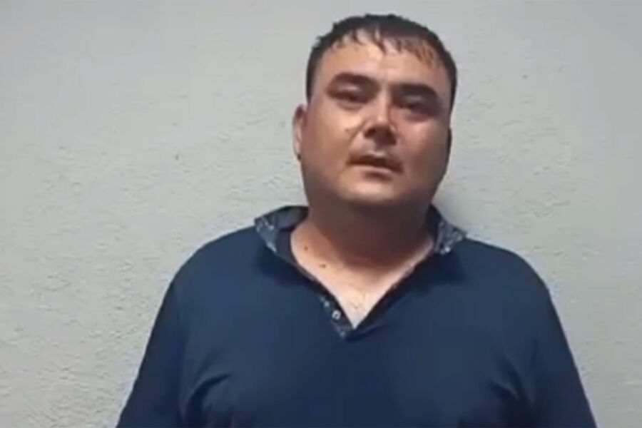 Мужчина, задержанный за мелкое хулиганство, оскорбил полицейских и ...