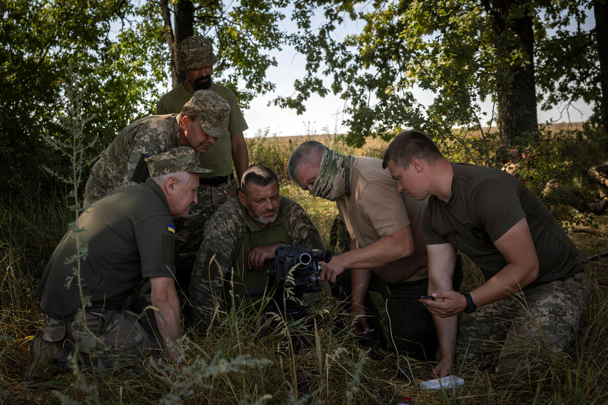 Украинские военные, грабившие машины жителей Курской области, попали на  видео - Газета.Ru | Новости