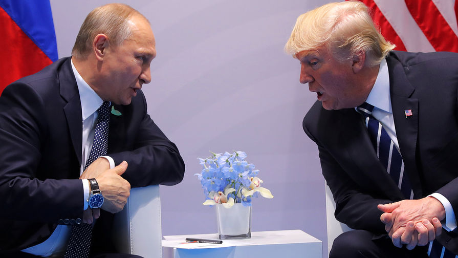 Владимир Путин и Дональд Трамп во время встречи на саммите G20 в Гамбурге