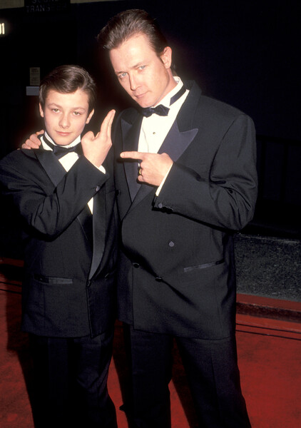 Эдвард Ферлонг и Роберт Патрик (сыгравший роль робота T-1000 в&nbsp;&laquo;Терминатор 2&raquo;) на&nbsp;церемонии вручения премии People's Choice Awards, 1992&nbsp;год

