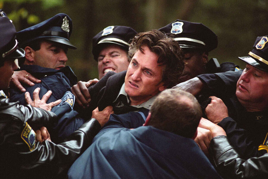 <b>&laquo;Таинственная река&raquo; (2003)</b>
<br><br>
На&nbsp;&laquo;Оскаре-2004&raquo; не было практически ни одной номинации без&nbsp;&laquo;Таинственной реки&raquo; &mdash; культовой криминальной драмы о&nbsp;друзьях детства, объединенных одной страшной трагедией. Призы, правда, по&nbsp;итогам достались лишь выдающемуся актерскому тандему Шон Пенн / Тим Роббинс &mdash; зато в&nbsp;прокате проект многократно окупился, закрепив за&nbsp;Иствудом статус кинематографиста, способного снимать не только вневременное, но и действительно кассовое кино.