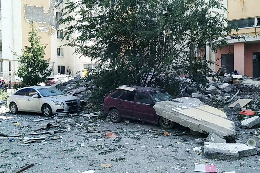 Последствия взрыва бытового газа в&nbsp;подъезде 10-этажного жилого дома в&nbsp;Саратове, 25&nbsp;июля 2025&nbsp;года