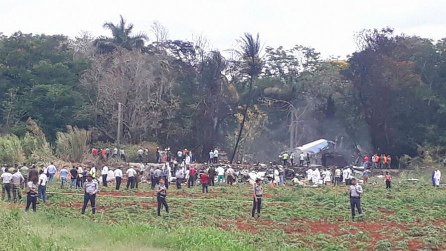 Последствия крушения самолета Boeing 737 около&nbsp;аэропорта в&nbsp;кубинской столице Гаване, 18 мая 2018 года