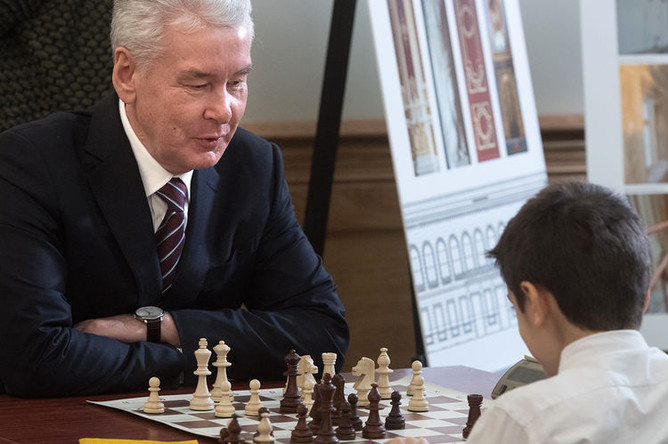 Мэр Москвы Сергей Собянин во время церемонии открытия Центрального дома шахматиста после реставрации, 2016 год