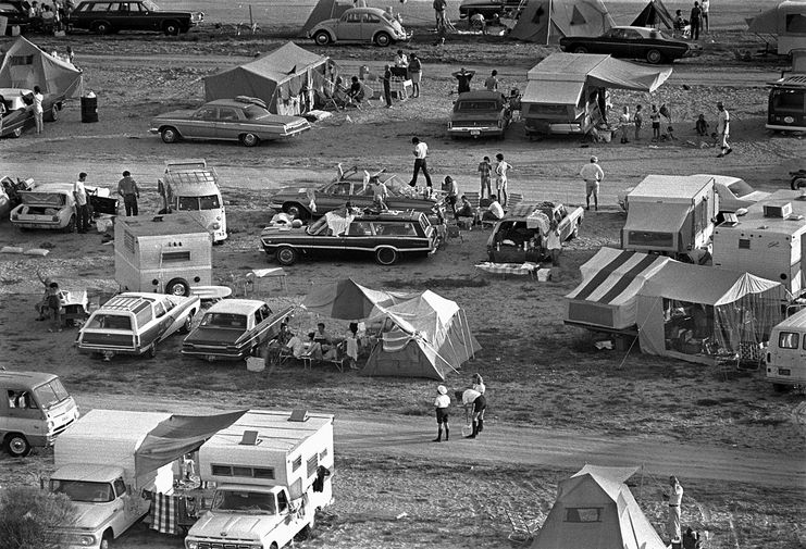 Палаточный лагерь во Флориде в&nbsp;преддверии запуска ракеты &laquo;Сатурн-5&raquo; с&nbsp;пилотируемым кораблем &laquo;Аполлон-11&raquo; с&nbsp;территории космического центра Кеннеди, 1969 год