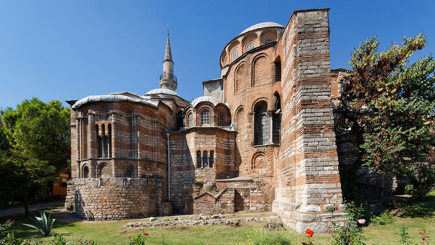 Фасад Монастыря Хора (Музей Карие) в&nbsp;Стамбуле