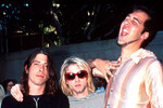 Дэйв Грол, Курт Кобейн и Крист Новоселич (Nirvana) на ежегодной MTV Video Music Awards, 1993 год
