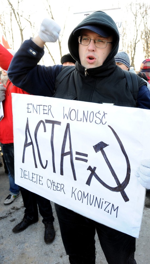 Протестующие провели странную параллель между АСТА и коммунистическим прошлым Польши.