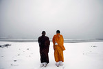 10 марта. Япония, префектура Фукусима, 25 км от аварийной АЭС. Буддийские монахи молятся за жертв землетрясения и цунами, обрушившихся на страну 11 марта 2011 года.