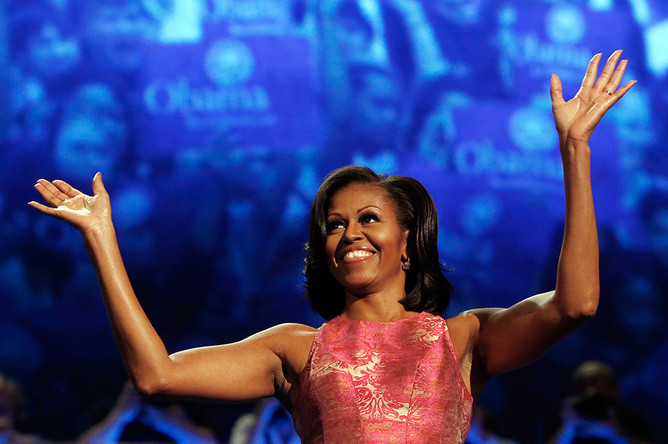 Первая леди США Мишель Обама — яркий пример сильных и подтянутых рук