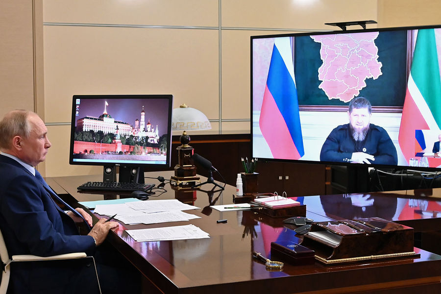 Президент России Владимир Путин проводит рабочую встречу в режиме видеоконференции с главой Чеченской Республики Рамзаном Кадыровым, 23 июня 2021 года