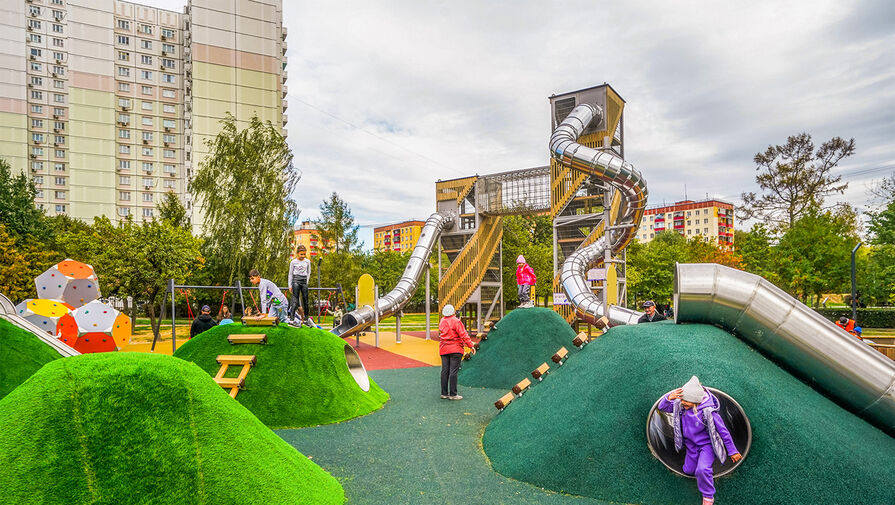 В Москве обустроили необычные детские площадки