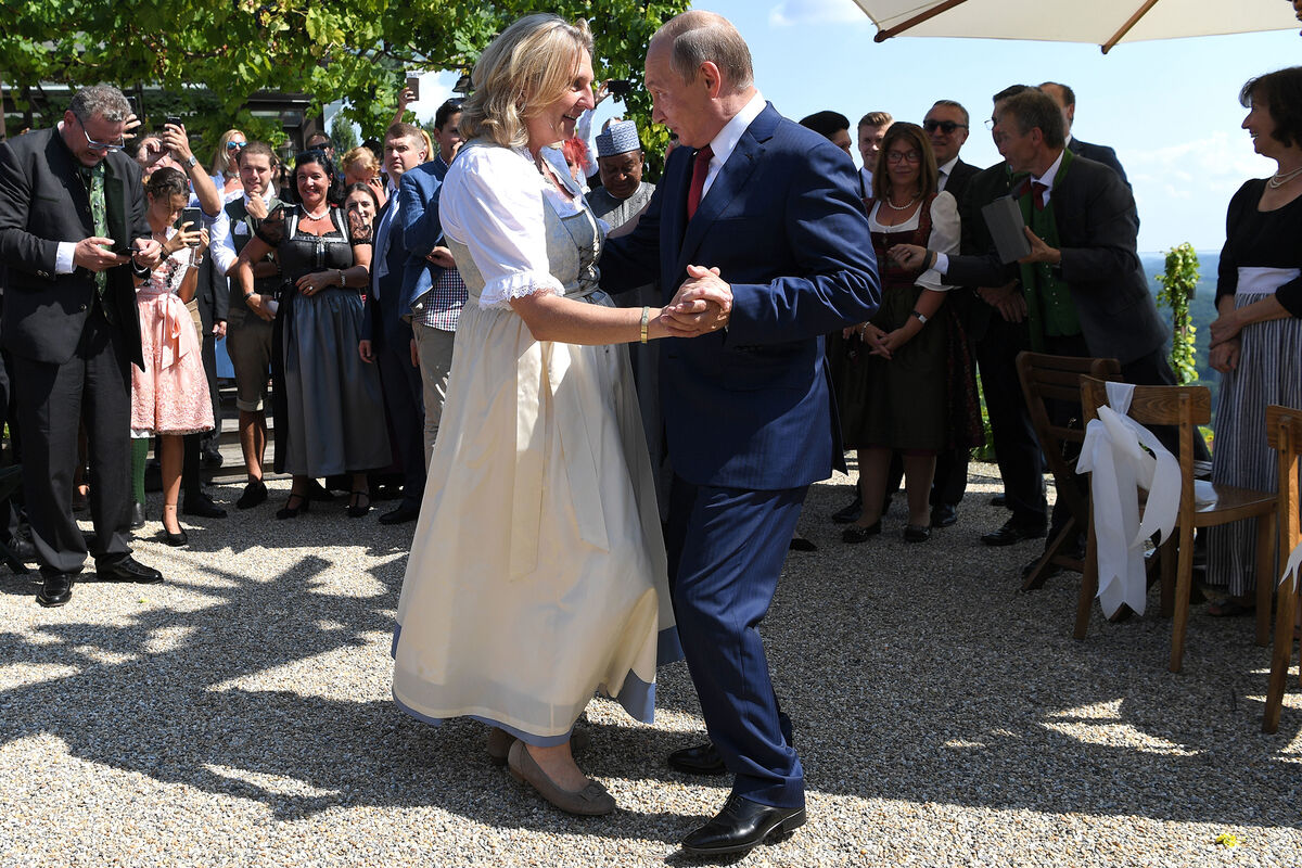 Владимир Путин на свадьбе у Карин Кнайсль, 2018 год