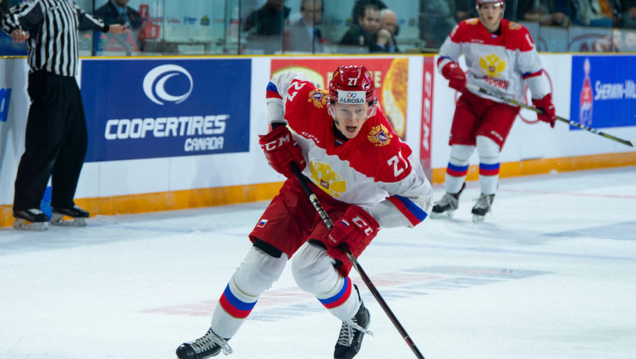 Эпизод матча между молодежной сборной России и командой Западной хоккейной лиги Канады