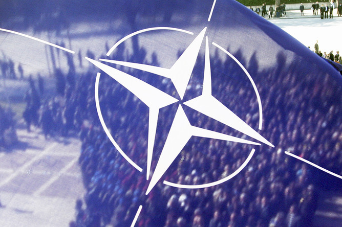 НАТО может расширить сотрудничество с Украиной и Грузией