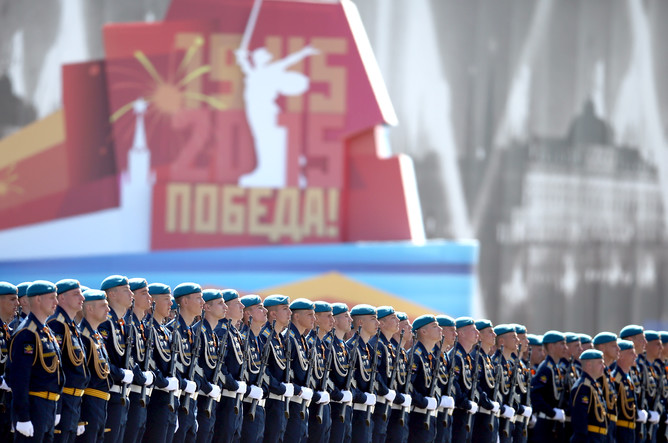 Воздушно-десантные войска во время генеральной репетиции парада Победы на Красной площади