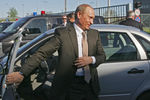 Президент России Владимир Путин у автомобиля «Калина» на испытательном треке завода «АвтоВАЗ», 2007 год
