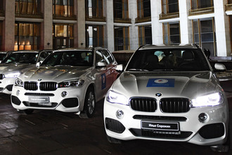 Автомобили немецкой марки BMW, подаренные российским спортсменам - победителям и призерам XXIII зимних Олимпийских игр в Пхенчхане,28 февраля 2018 года