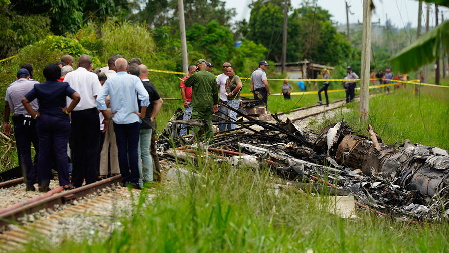 Последствия крушения самолета Boeing 737 около&nbsp;аэропорта в&nbsp;кубинской столице Гаване, 18 мая 2018 года