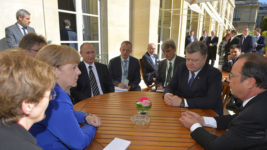 Меркель, Путин, Порошенко и Олланд во время встречи в&nbsp;Париже