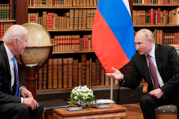 Diputados hablaron sobre posibles temas de conversaciones entre los presidentes de Rusia y Estados Unidos - Gazeta.Ru