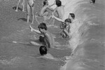 Дети во время купания в Черном море, 1987 год 