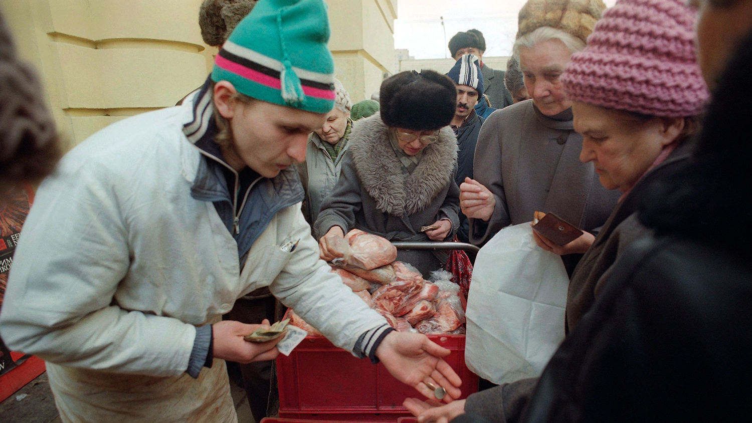 Продажа мяса на улице в Москве, 1 апреля 1991 года