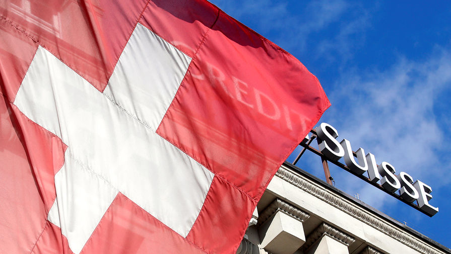 Bloomberg написал об обсуждении принудительного слияния швейцарских Credit Suisse и UBS
