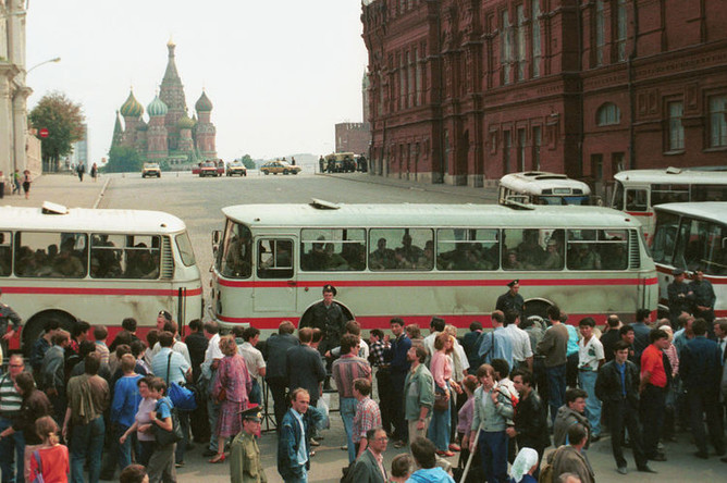 Попытка государственного переворота. Военная техника на улицах Москвы, 19 августа 1991 года