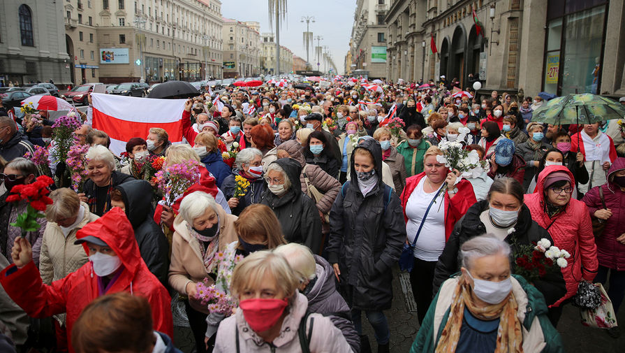 Участники акции протестов пенсионеров в&nbsp;Минске, 12 октября 2020 года