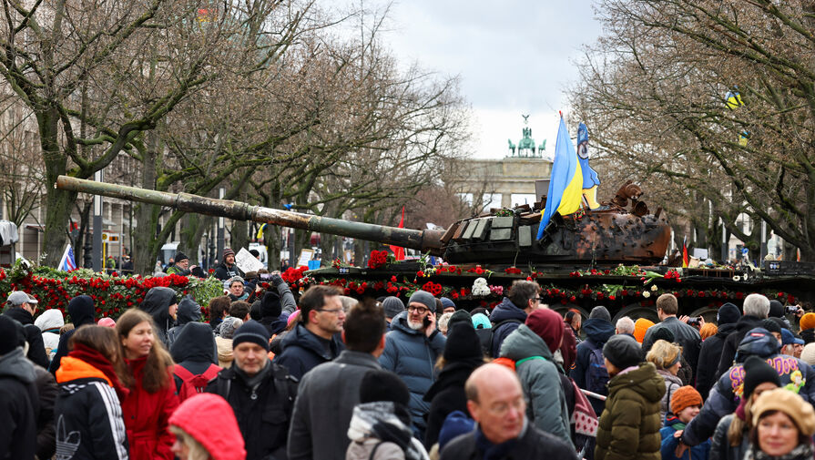 Тысячи людей в Берлине вышли на пасхальный марш против поставок оружия Украине