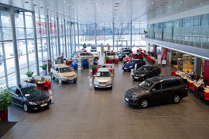 Темпы роста продажи новых автомобилей в России замедлились
