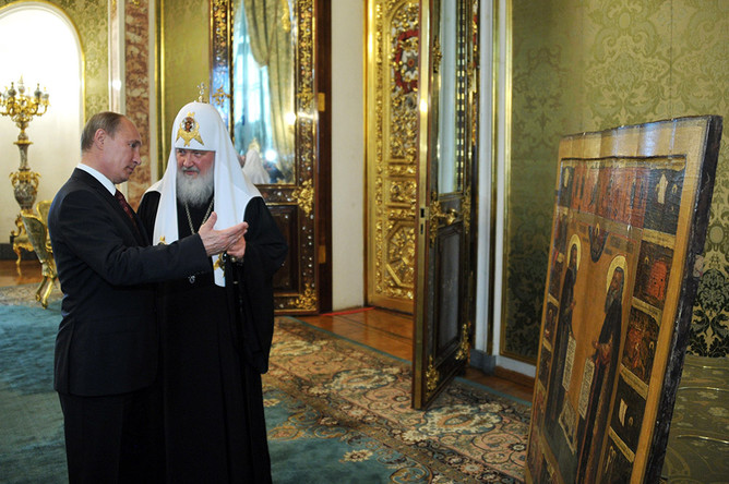 В поездке в Киев патриарх сопровождает президента так же, как и другие члены делегации