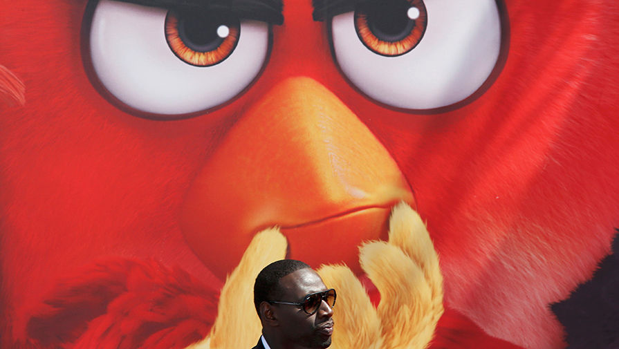 Актер Омар Си во время фотоколла Angry Birds в&nbsp;Каннах
