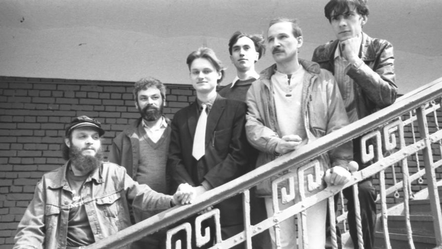 Советская рок-группа «Звуки Му», созданная в начале 1980-х годов Петром Мамоновым (второй справа), 1988 год