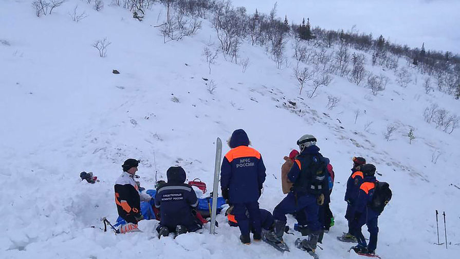 Девочка погибла после схода лавины в Хибинах