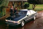 Chevrolet Caprice 1991
<br><br>
Chevrolet Caprice оставался одним из последних рамных седанов, выпускавшихся в США до середины 1990-х. Эта машина, наряду с конкурентом Ford Crown Victoria, массово применялась в полиции и такси, закупалась для пожарной охраны и других госструктур – и стала визитной карточкой американских городов. Спрос среди частных покупателей на эту модель снизился, и в 1996 году ее сняли с производства.