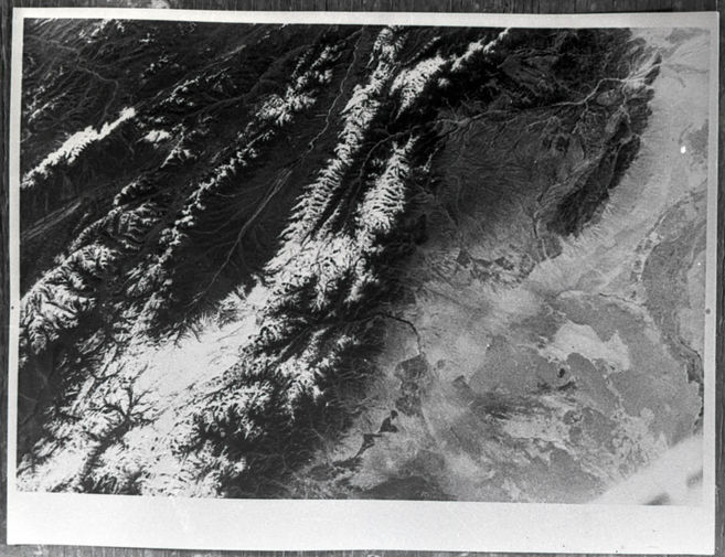 Снимок земной поверхности, сделанный с борта космического корабля «Восход-2», 18 марта 1965 года