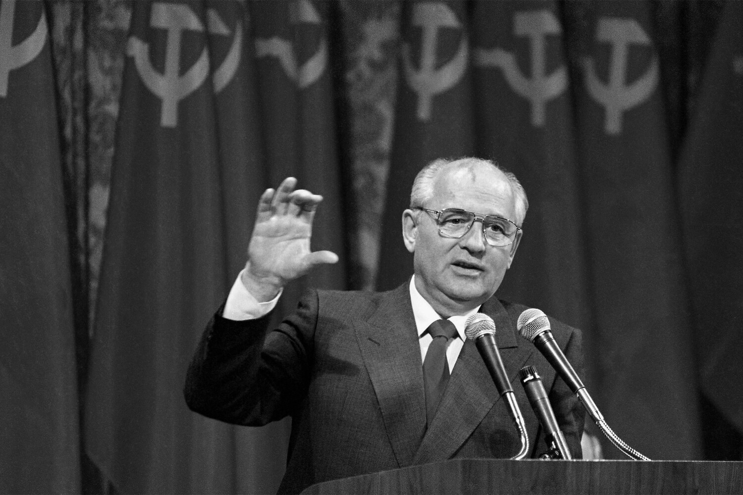 <b>Михаил Горбачев (2 марта 1931 — 30 августа 2022) </b>— последний генеральный секретарь ЦК КПСС, первый и единственный президент СССР (1990-1991)