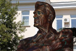 Памятник 32-му президенту США Франклину Делано Рузвельту, принявшему участие в Ялтинской конференции 1945 года, на улице Франклина Рузвельта