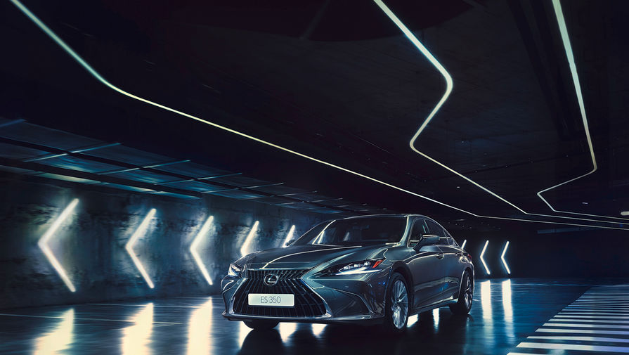 Обновленный Lexus ES начали продавать в России