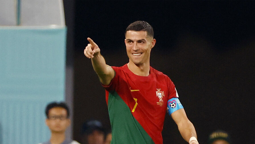 Португальский журналист заявил, что Роналду достал жвачку из трусов во время матча с Ганой