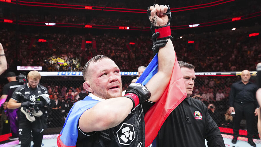 Петр Ян вышел с флагом России и одержал кровавую победу, О'Мэлли впервые защитил титул UFC 