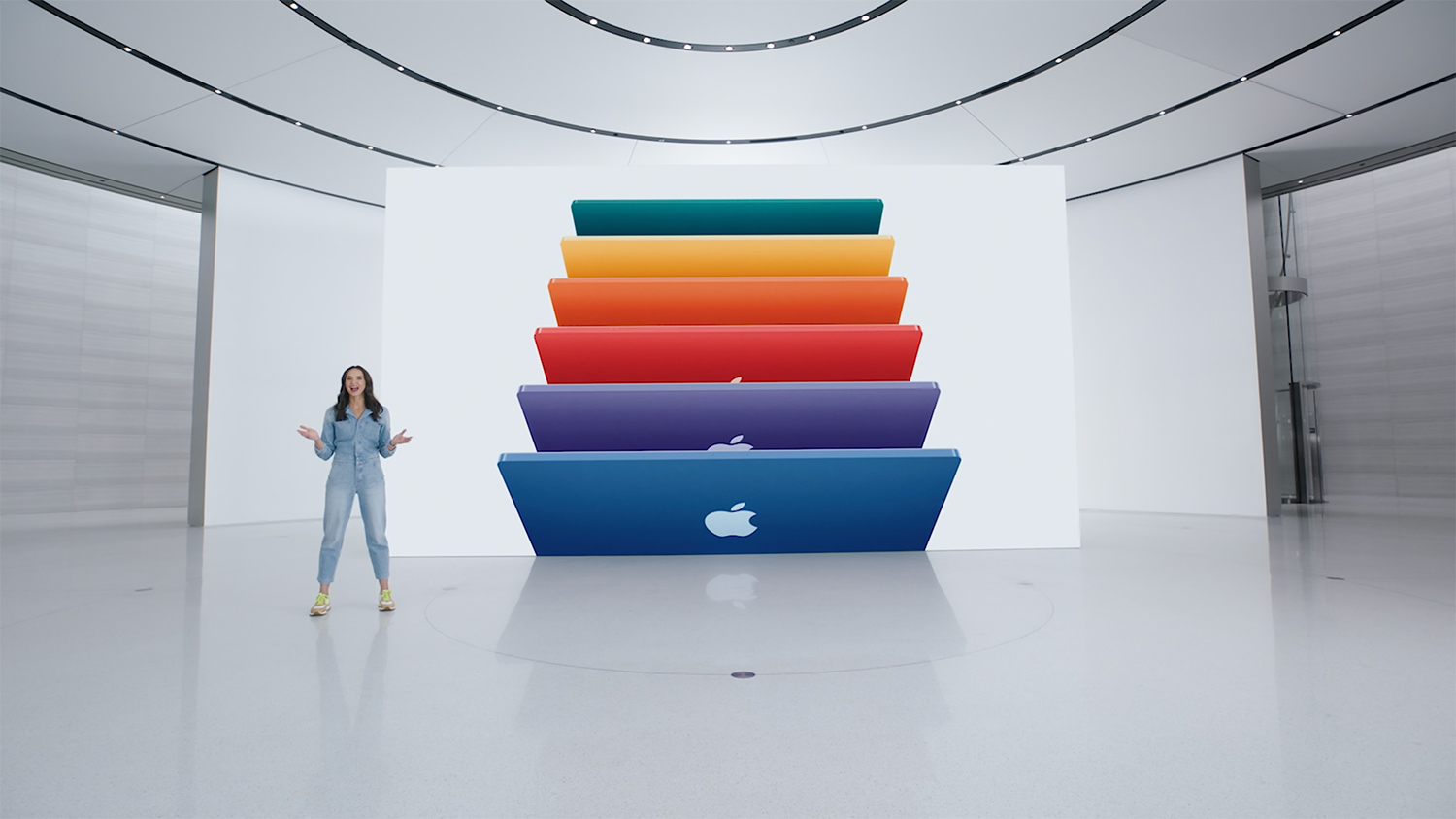 Новый iMac во время весенней презентации Apple, 20 апреля 2021 года