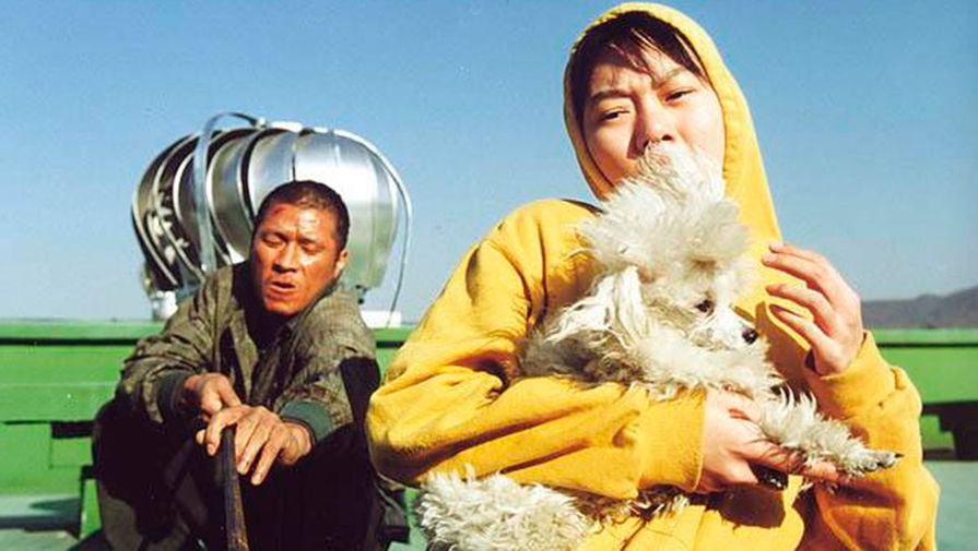 Кадр из фильма «Лающие собаки никогда не кусают» (2000)