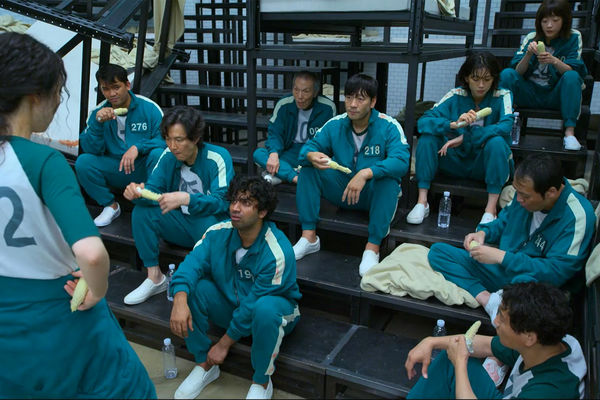 Кадр из сериала «Игра в кальмара» (2021)