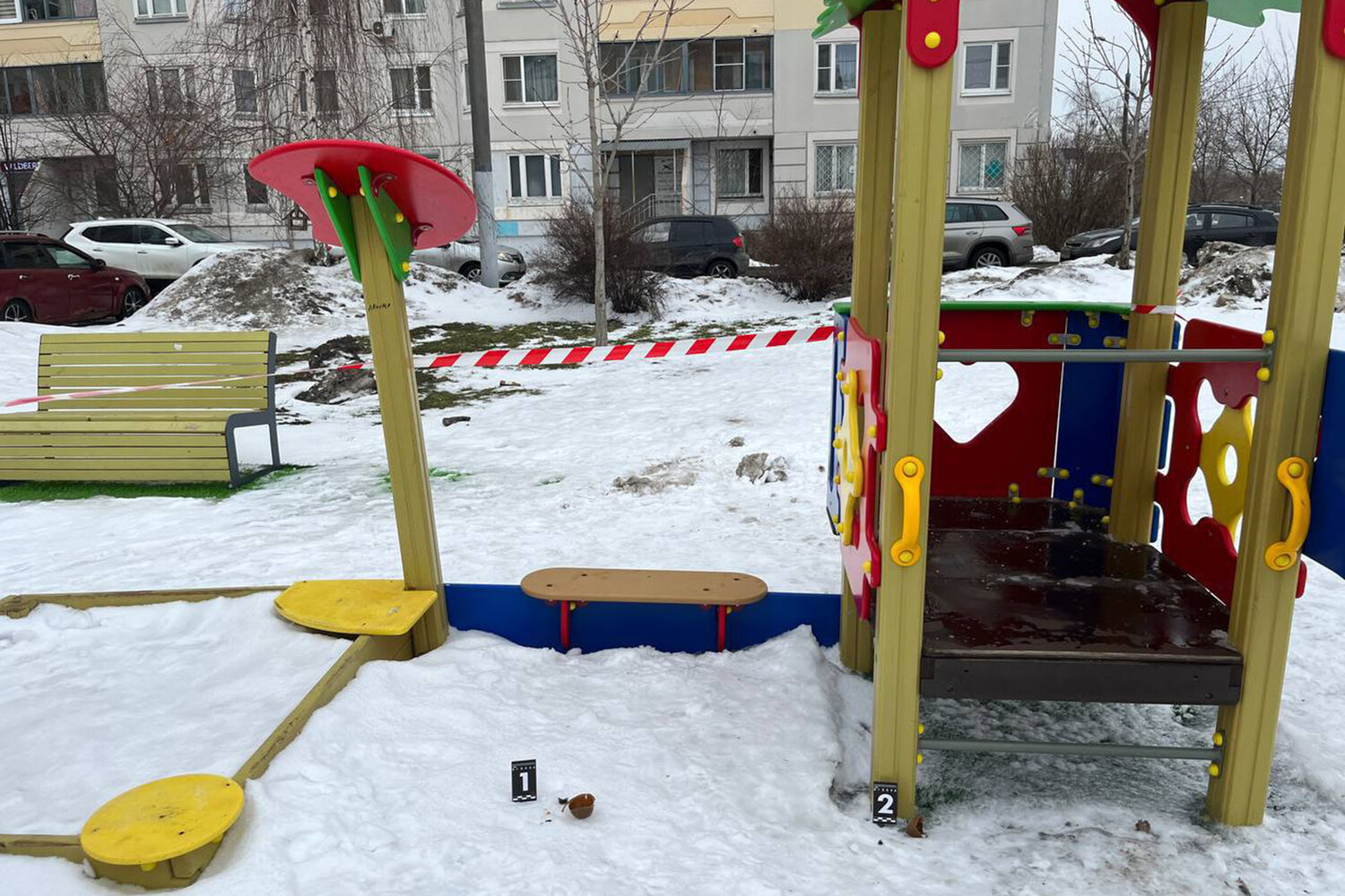 На детской площадке на юго-западе Москвы взорвалась граната для страйкбола  - Газета.Ru | Новости