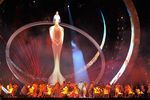 Певица Элли Голдинг во время выступления на церемонии вручения музыкальных наград Brit Awards в Лондоне